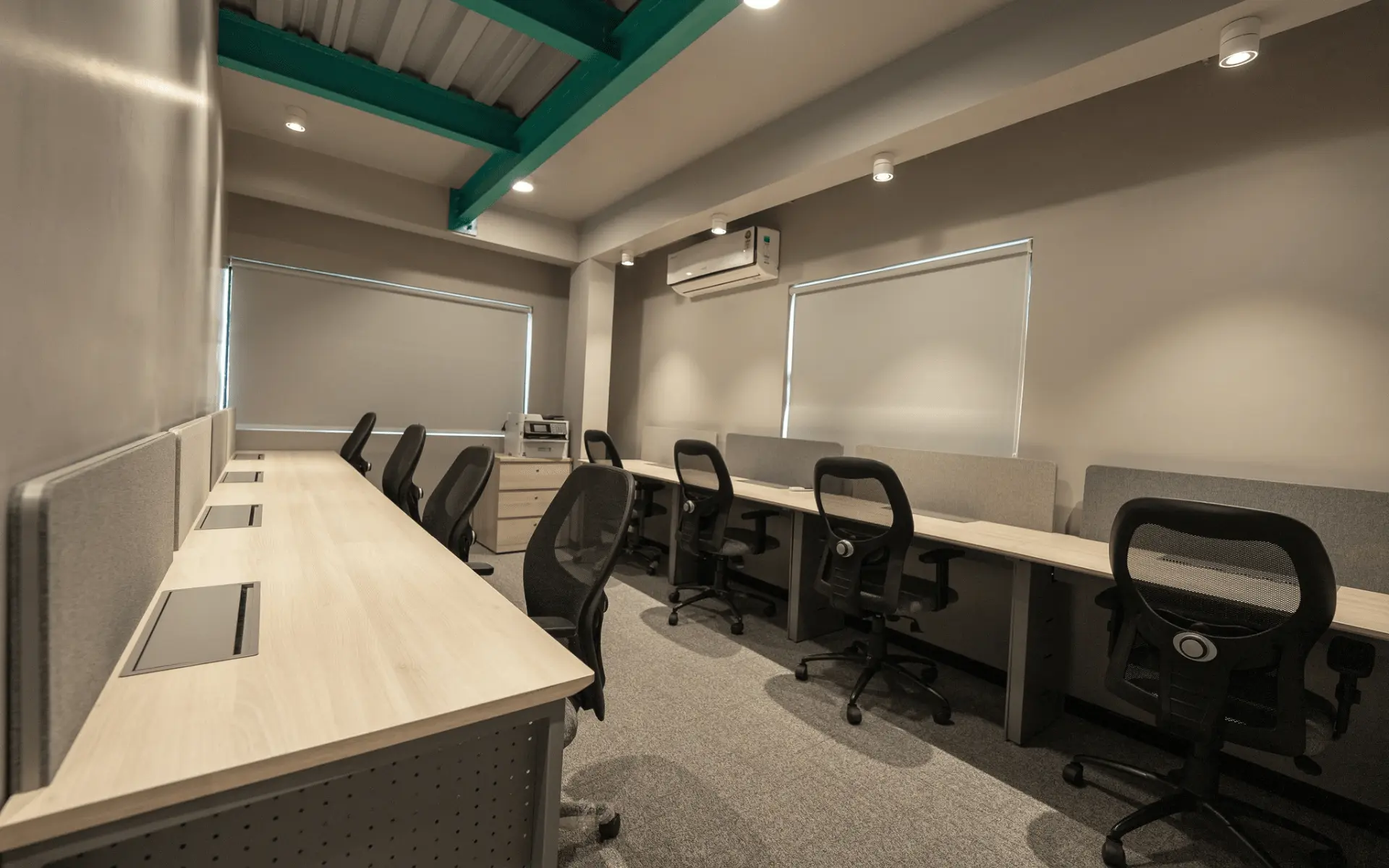 Business bureau workspace img-3